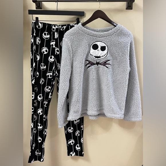 DISNEY Nightmare Before Christmas PJ Set size small (4-6) - Picture 2 of 11